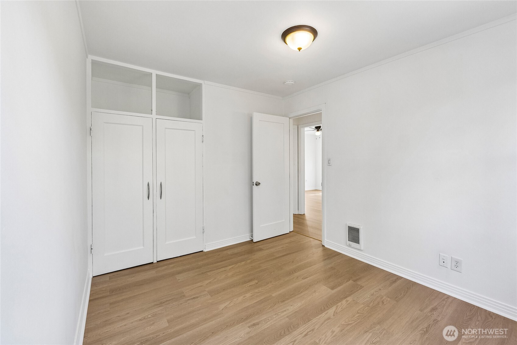 7014 S 126th Street Property Photo 17
