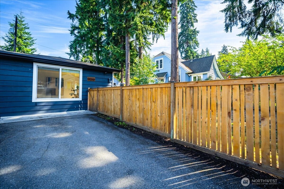 14346 Interlake Avenue Property Photo 25