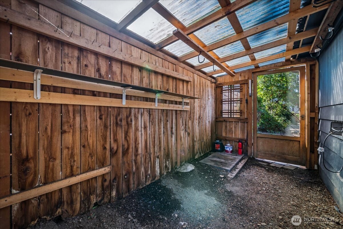 14346 Interlake Avenue Property Photo 26