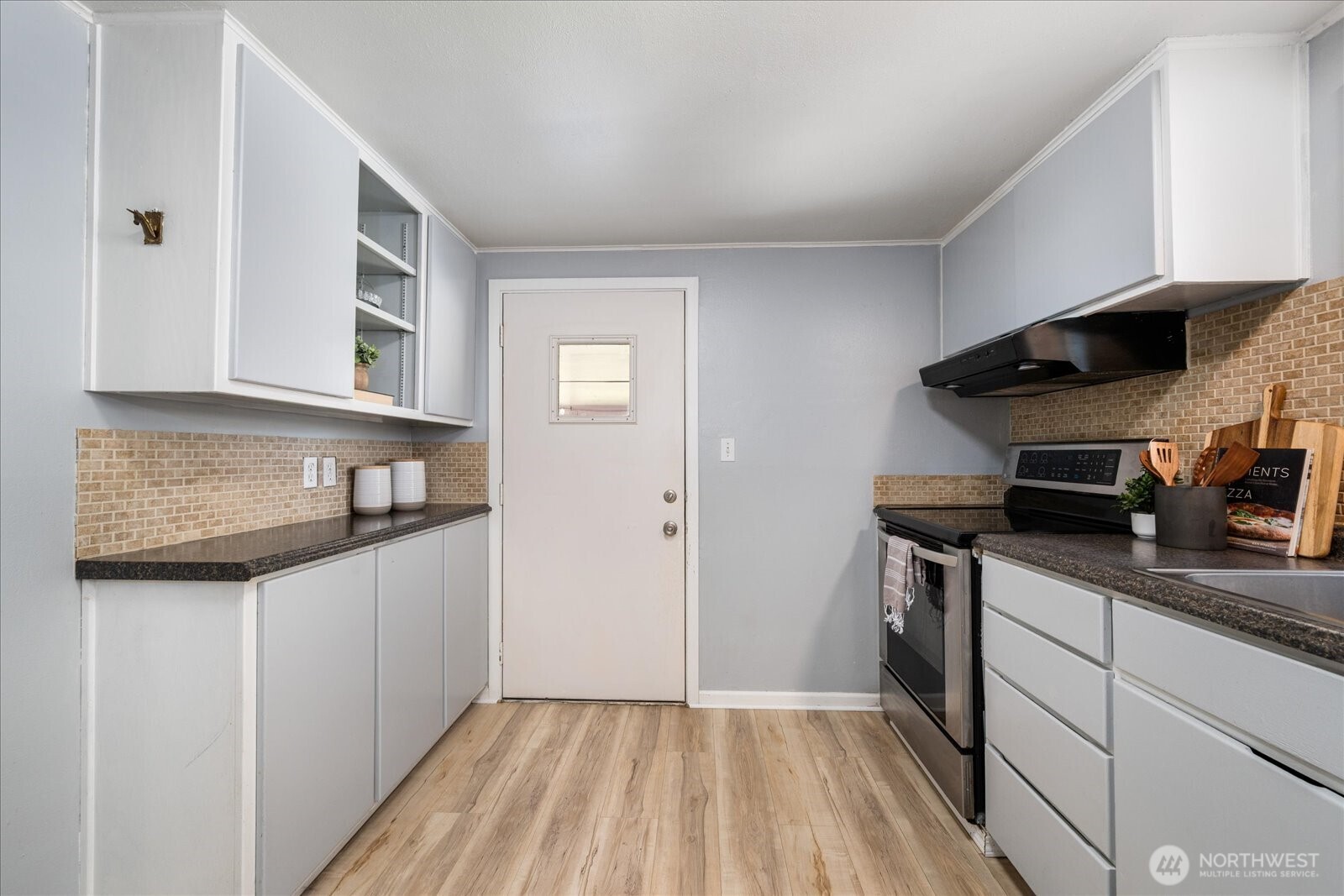 2416 Pullen Street Property Photo 9