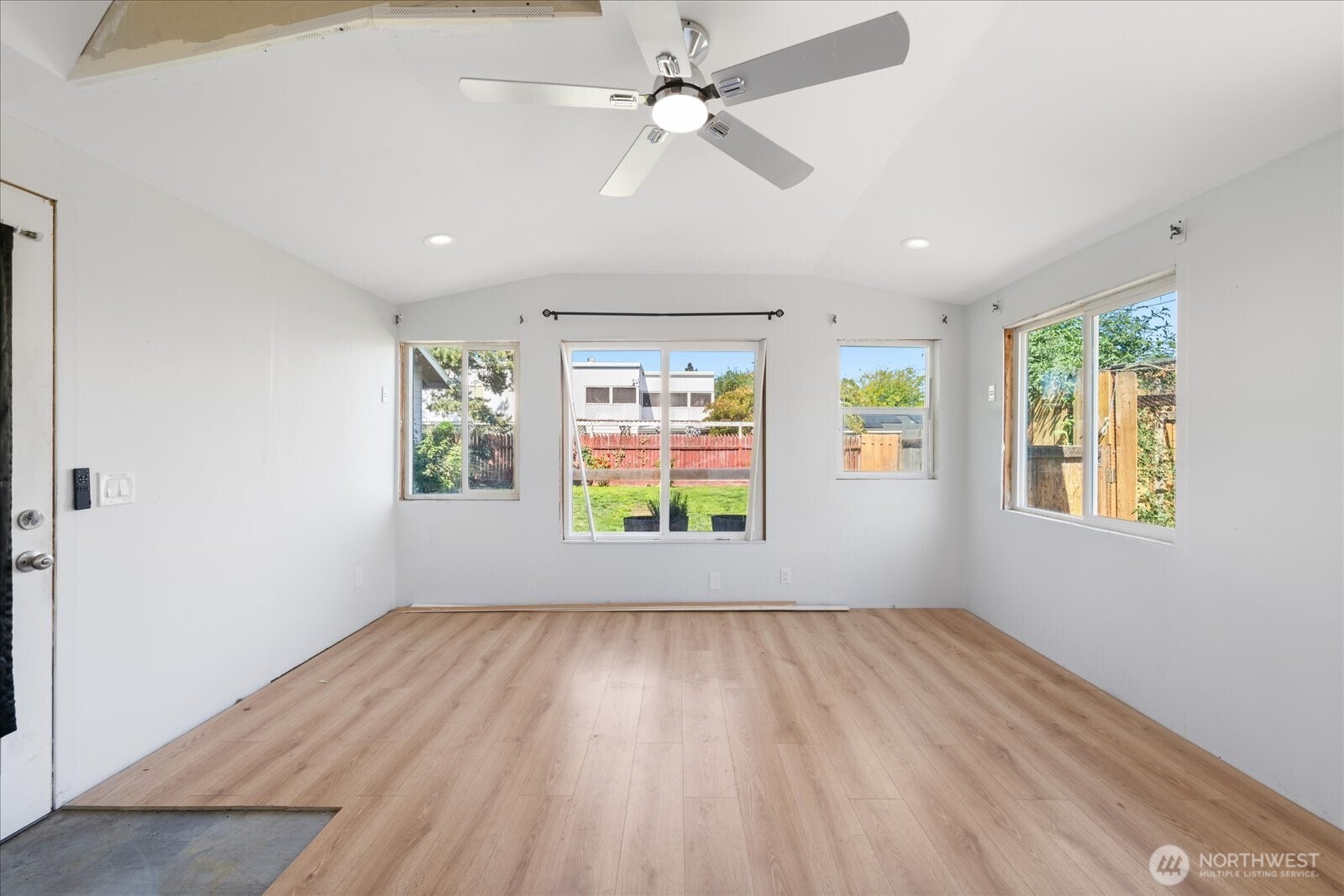 2416 Pullen Street Property Photo 22