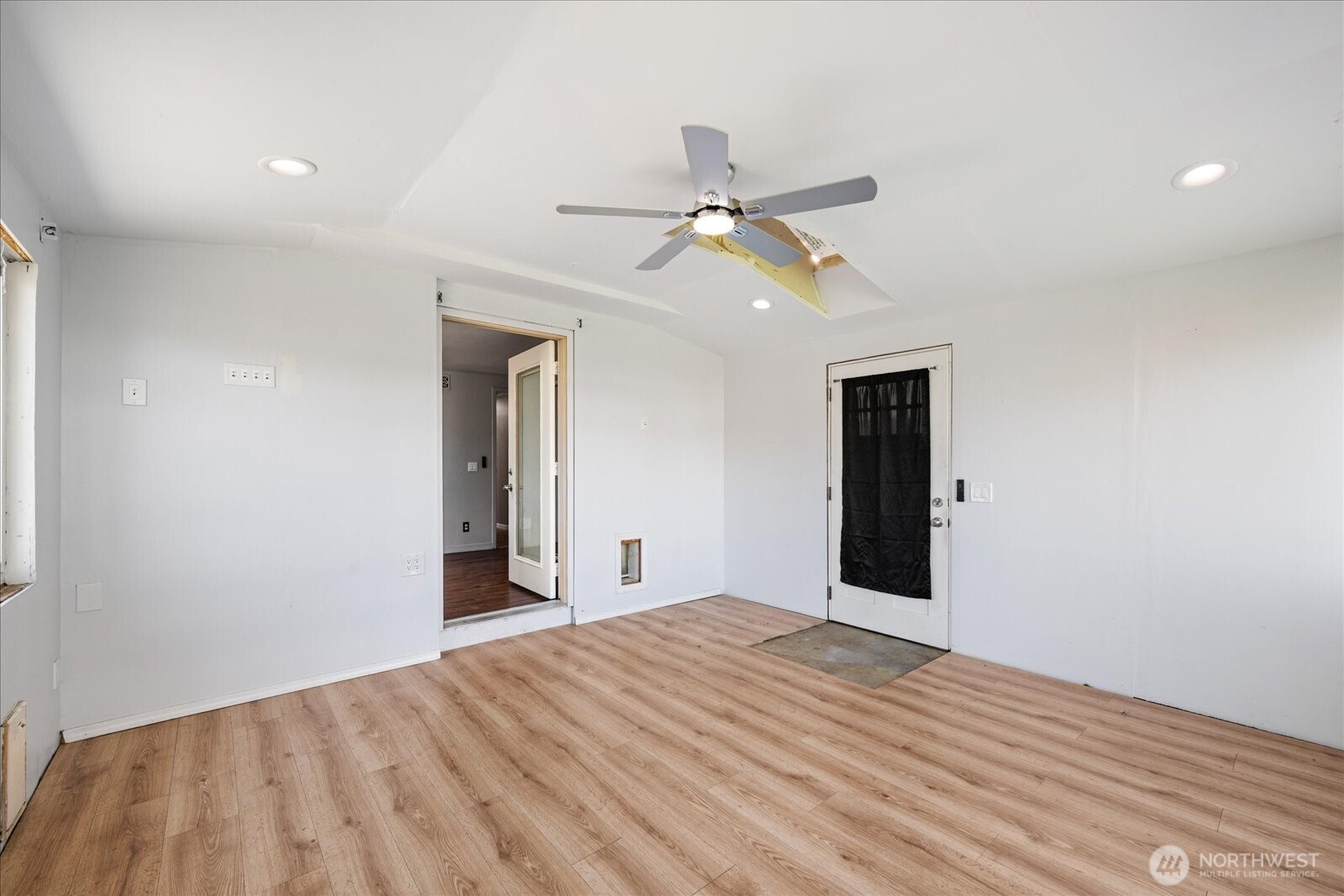 2416 Pullen Street Property Photo 23