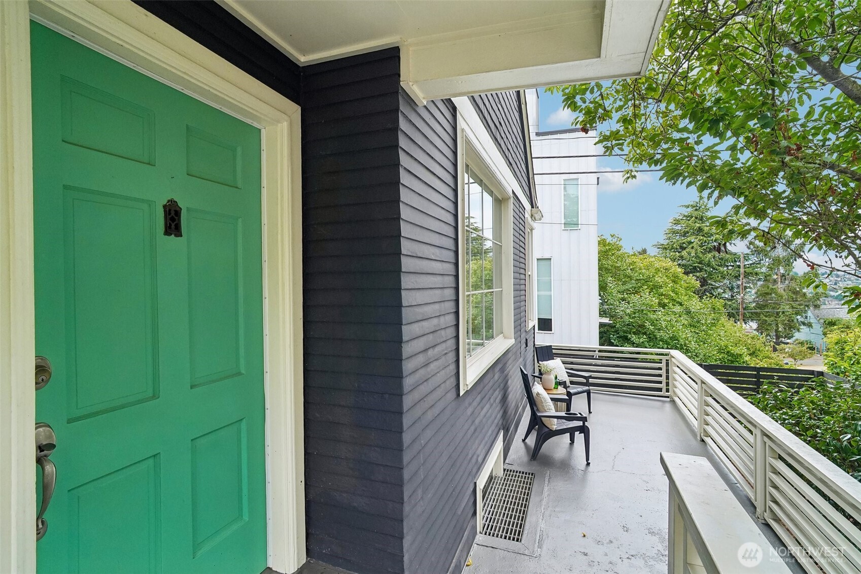 1009 W Crockett Street Property Photo 6