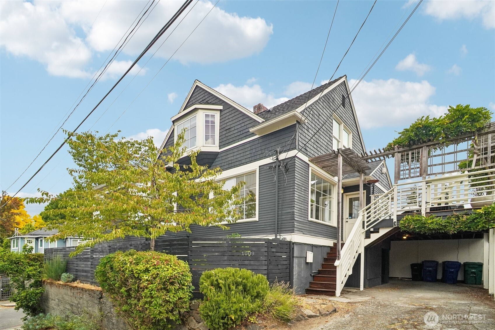 1009 W Crockett Street Property Photo 35