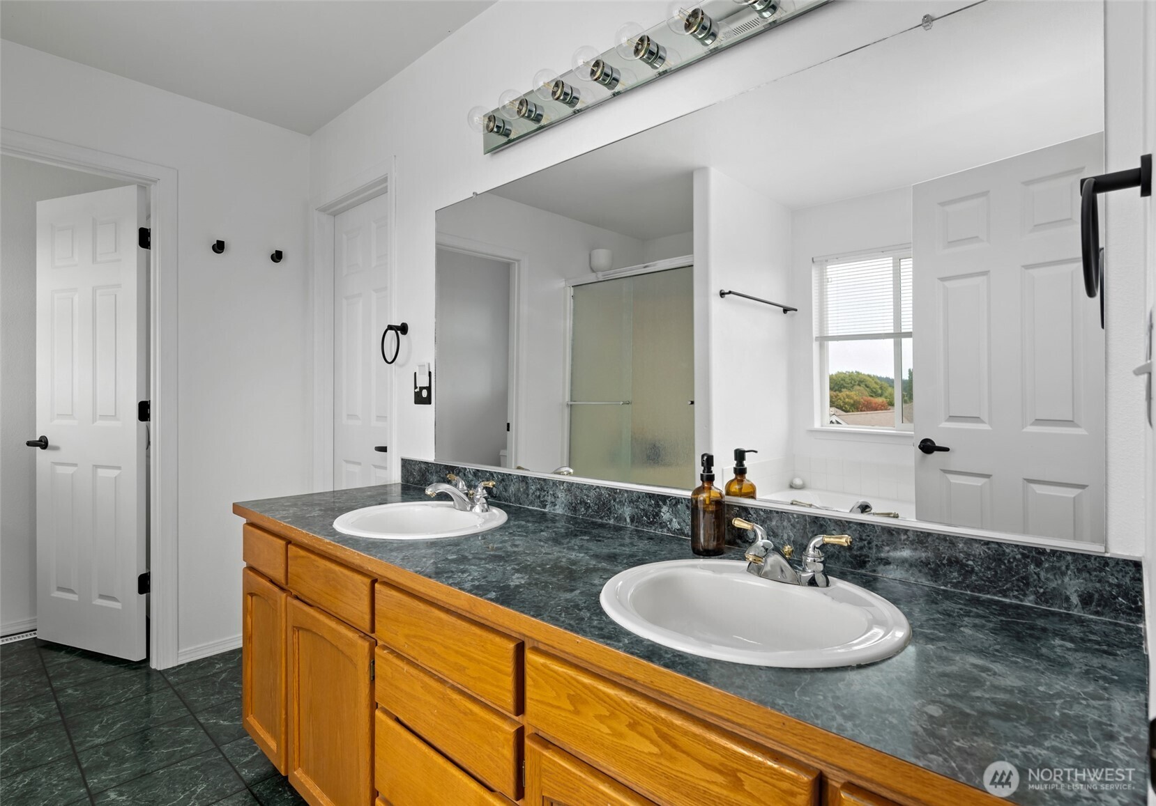 1589 Sw Victory Street Property Photo 25