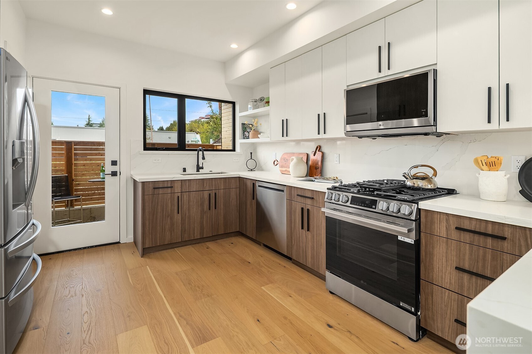 5253 California Avenue B Property Photo 8