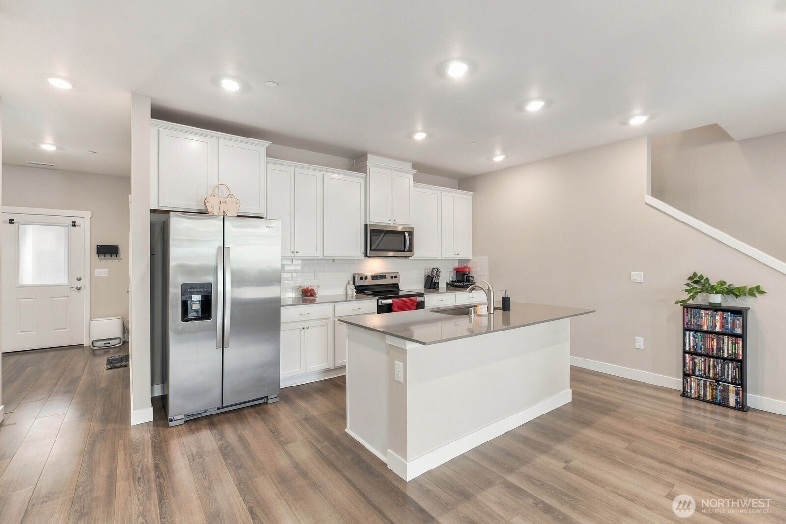 8624 35th Place Property Photo 4