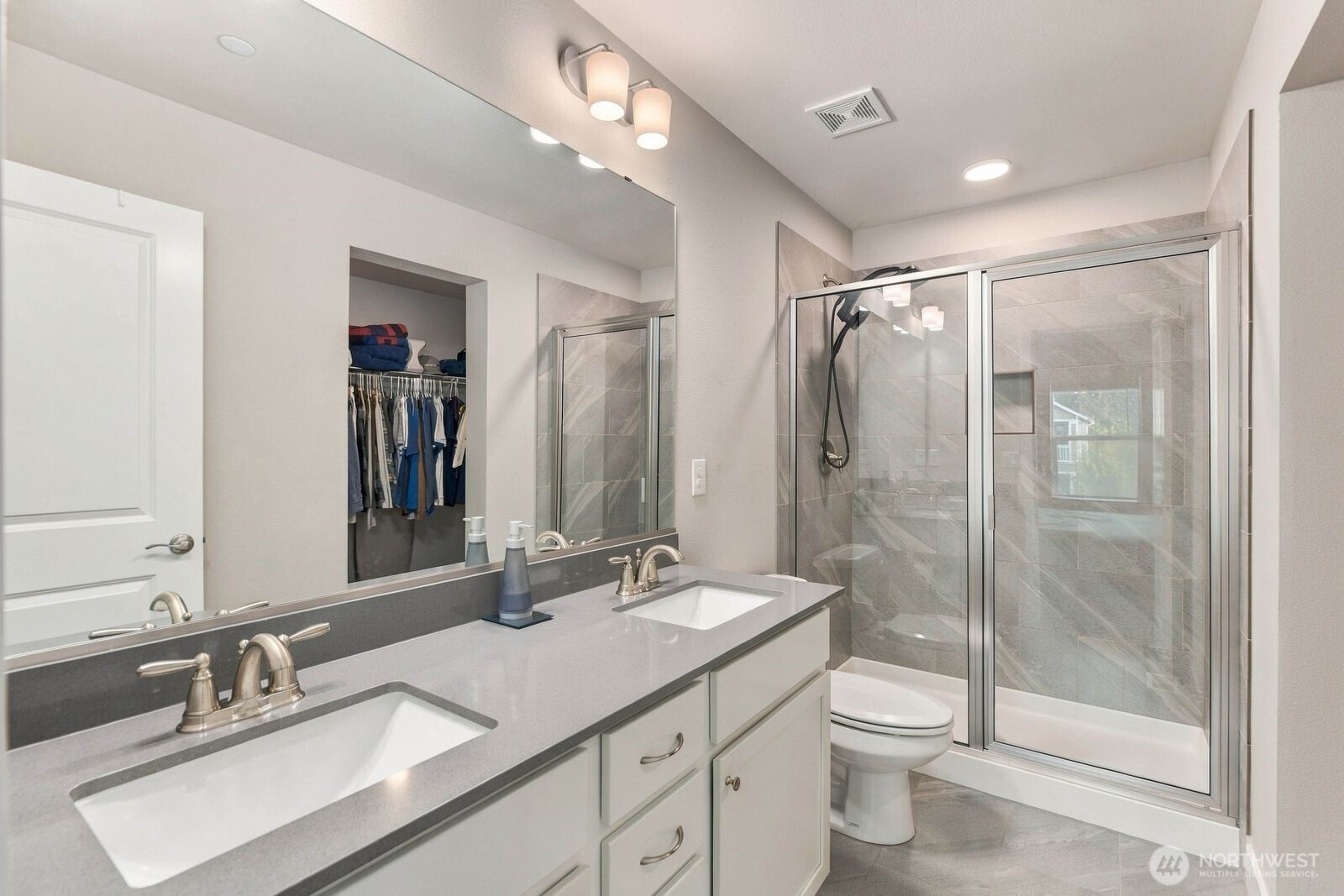 8624 35th Place Property Photo 8