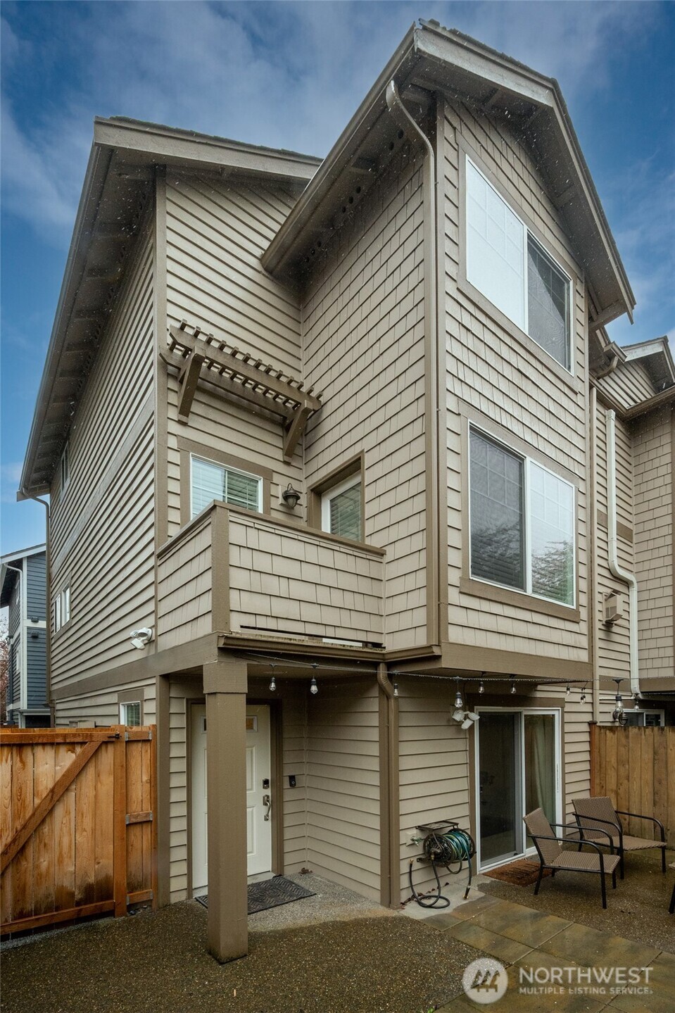 8509 Midvale Avenue C Property Photo 1