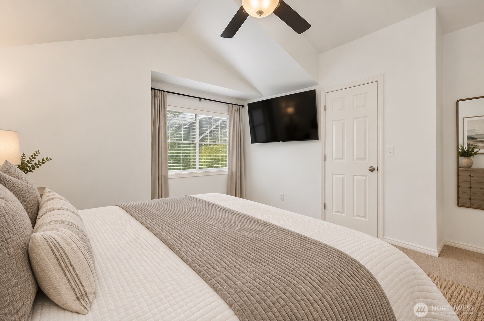 8509 Midvale Avenue C Property Photo 17