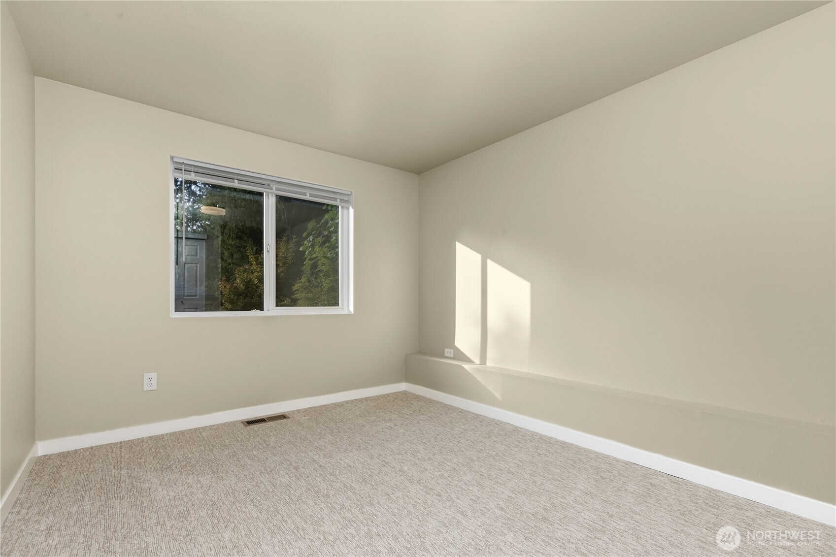 372 Sudden Valley Drive Property Photo 9