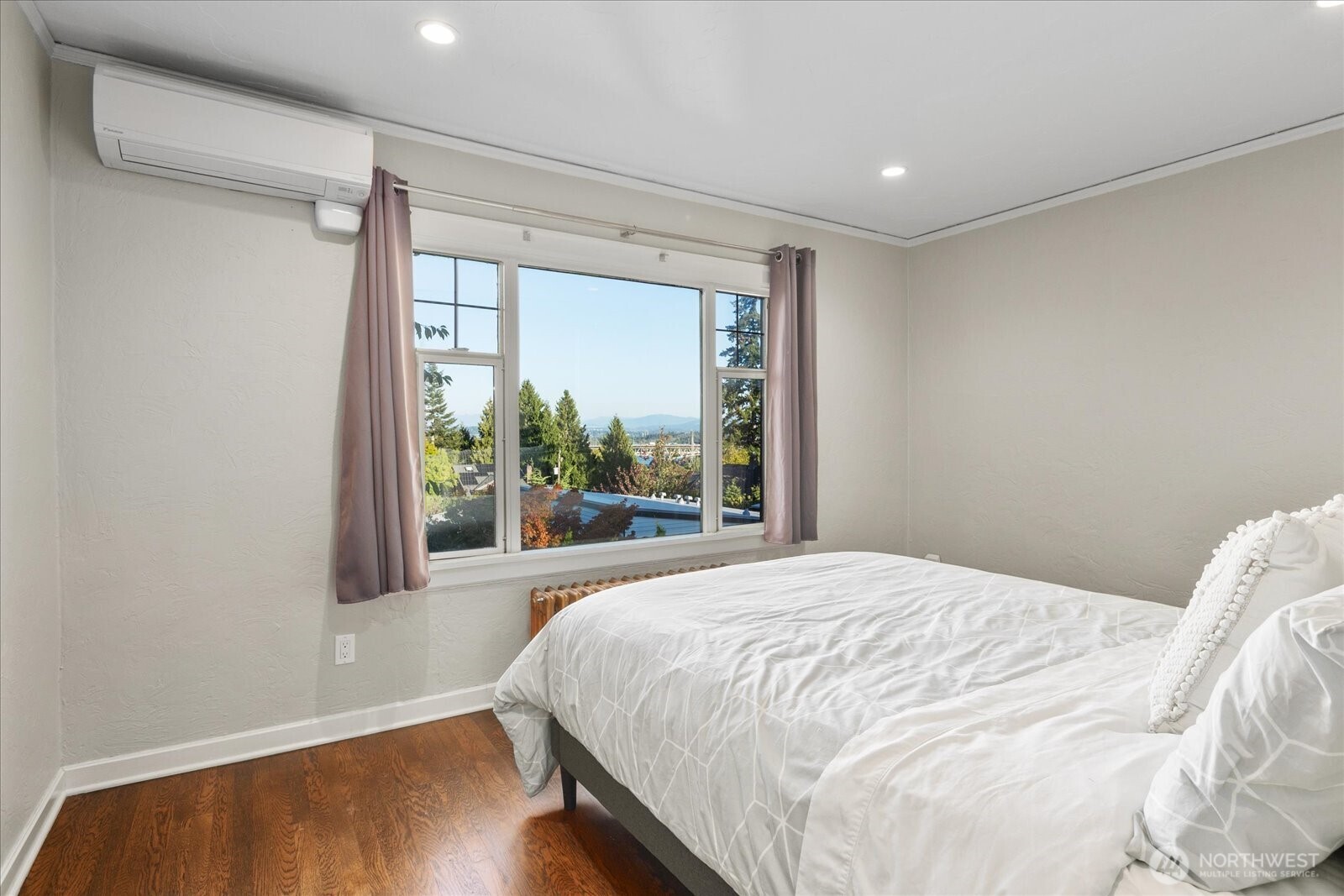 4124 Burke Avenue Property Photo 23