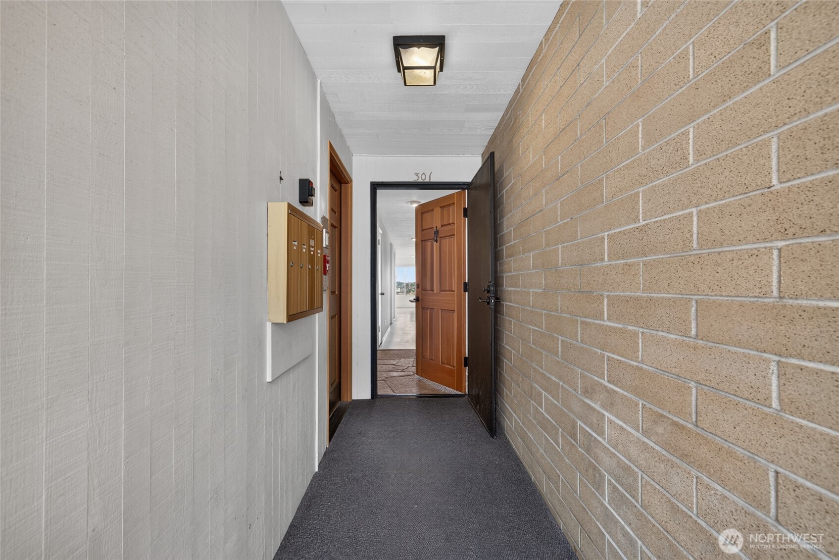 3608 26th Place 301 Property Photo 3