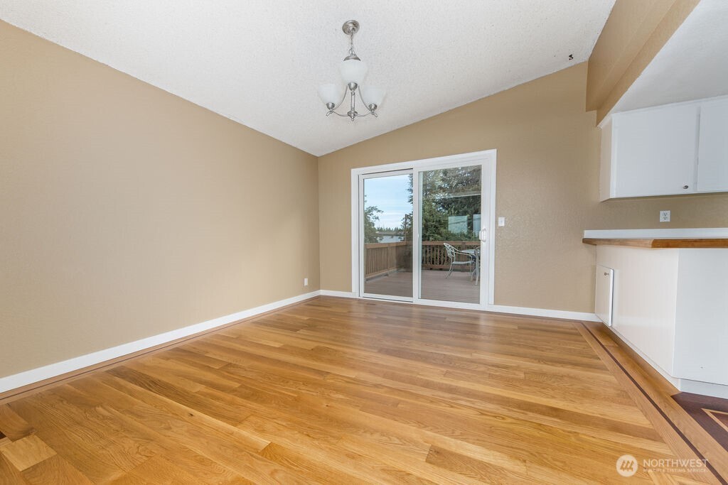 10004 180th Street Property Photo 8