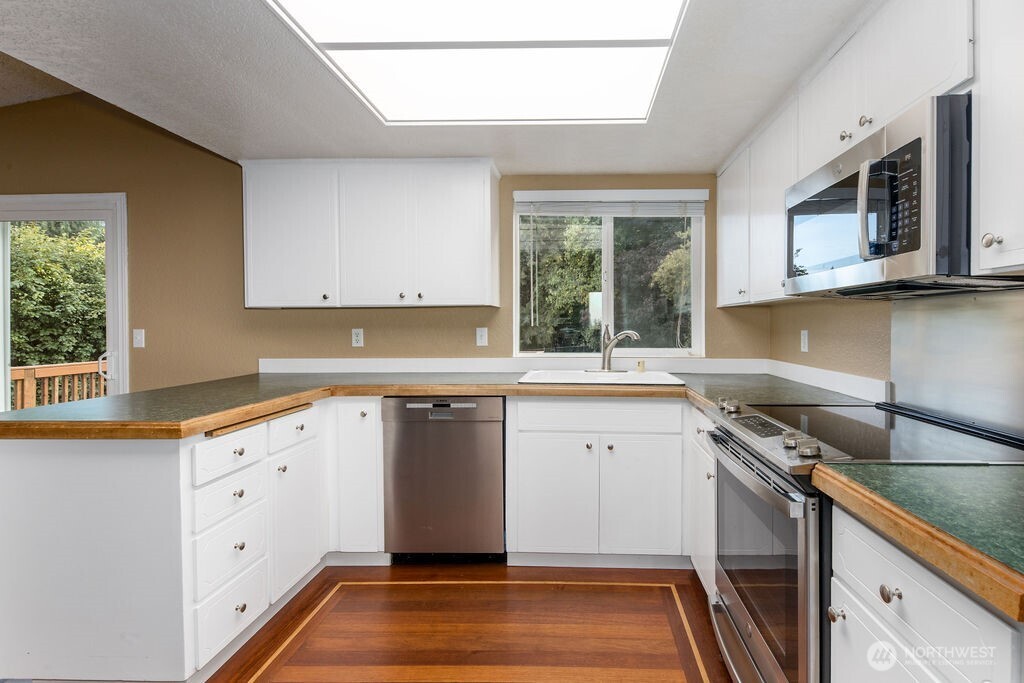 10004 180th Street Property Photo 11