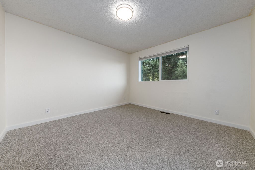 10004 180th Street Property Photo 13
