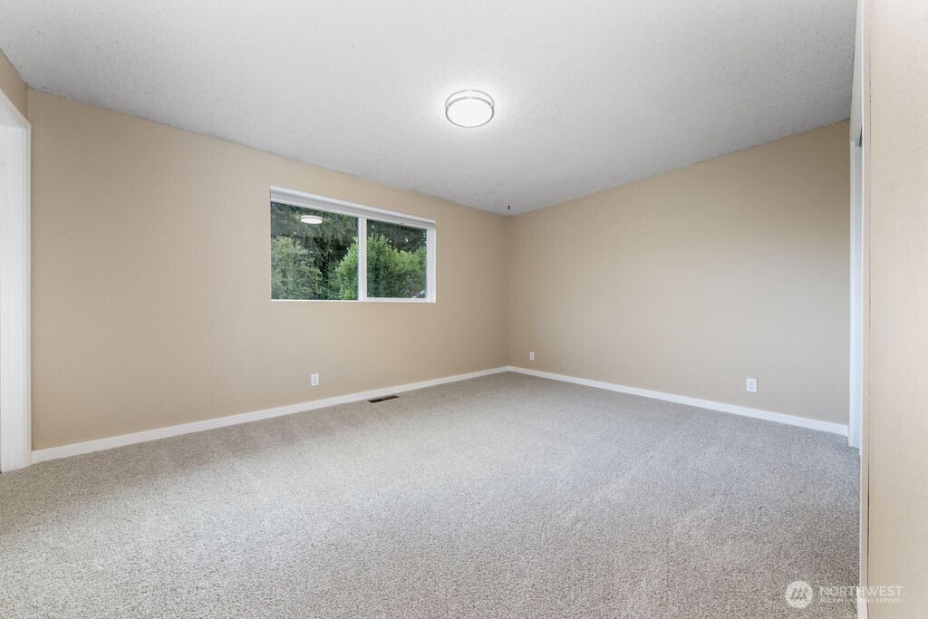 10004 180th Street Property Photo 17