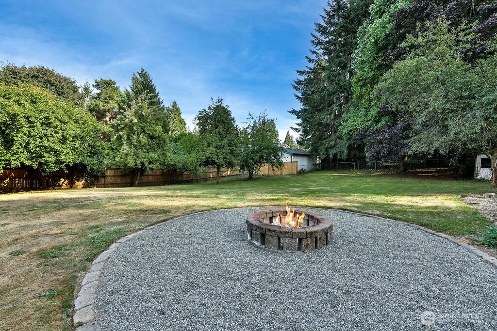 10004 180th Street Property Photo 35