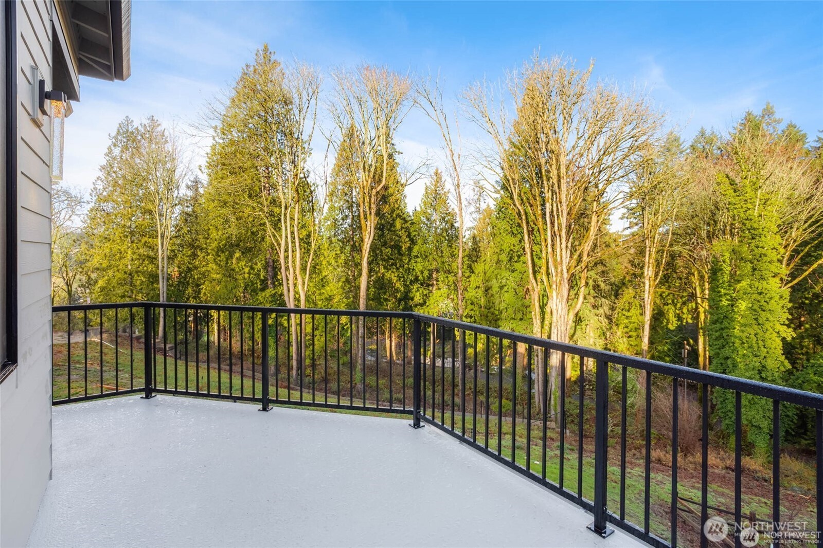 16466 73rd Place Property Photo 8