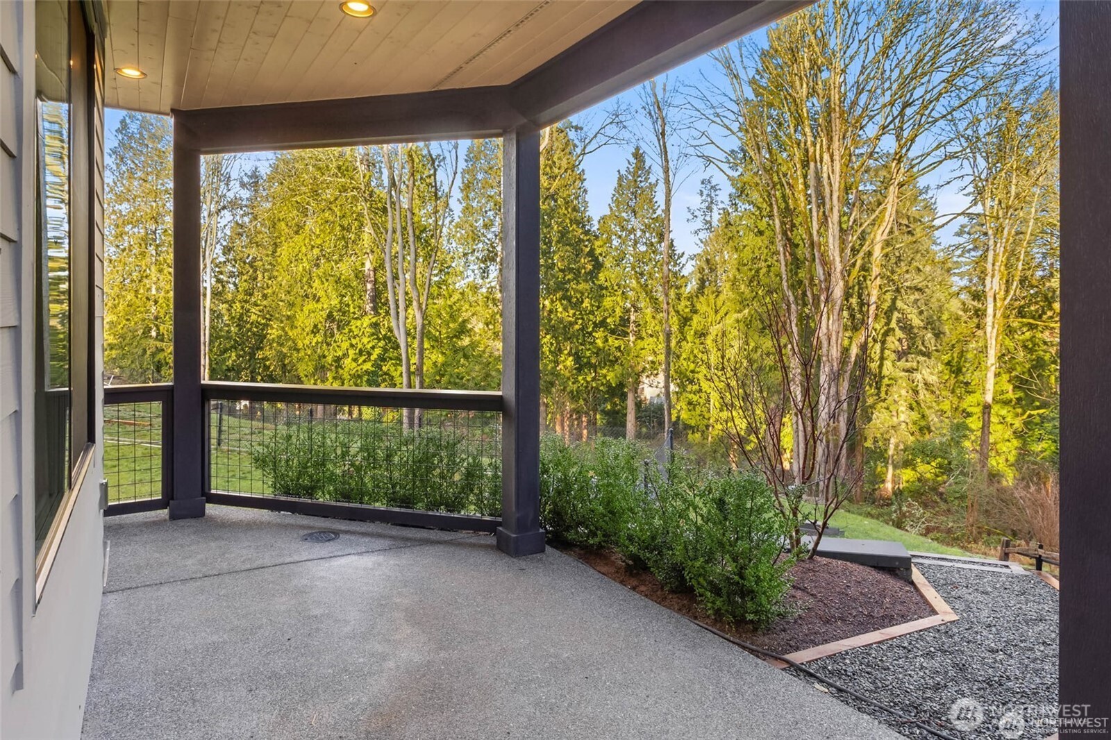 16466 73rd Place Property Photo 18