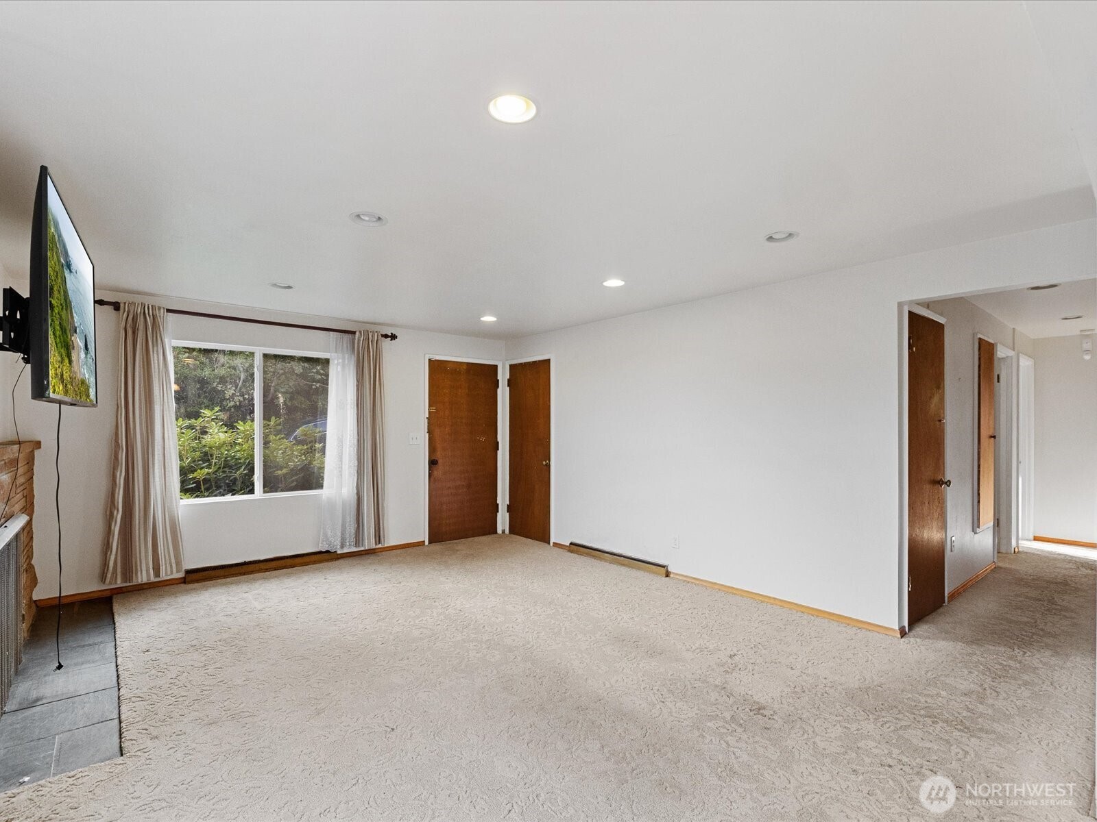 4631 47th Avenue Property Photo 4