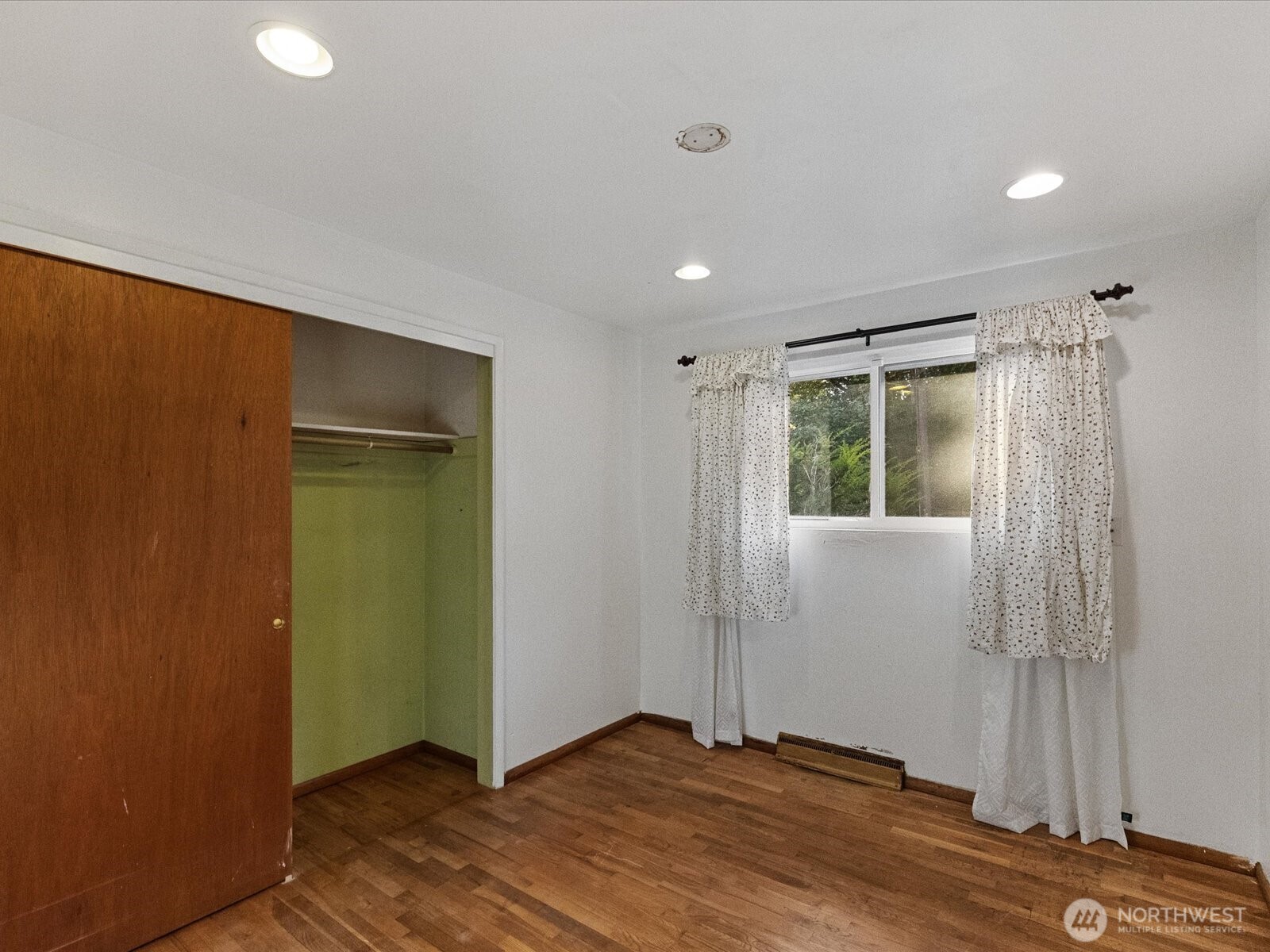 4631 47th Avenue Property Photo 7