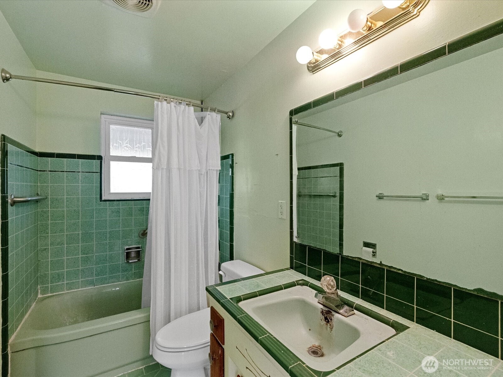 4631 47th Avenue Property Photo 8