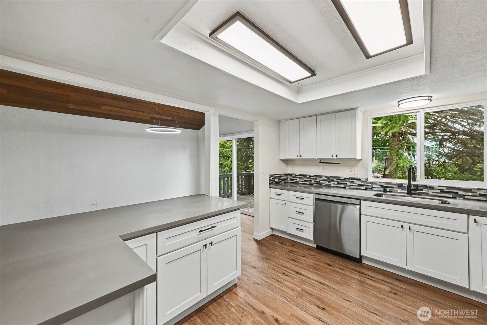 19643 Talbot Road Property Photo 11