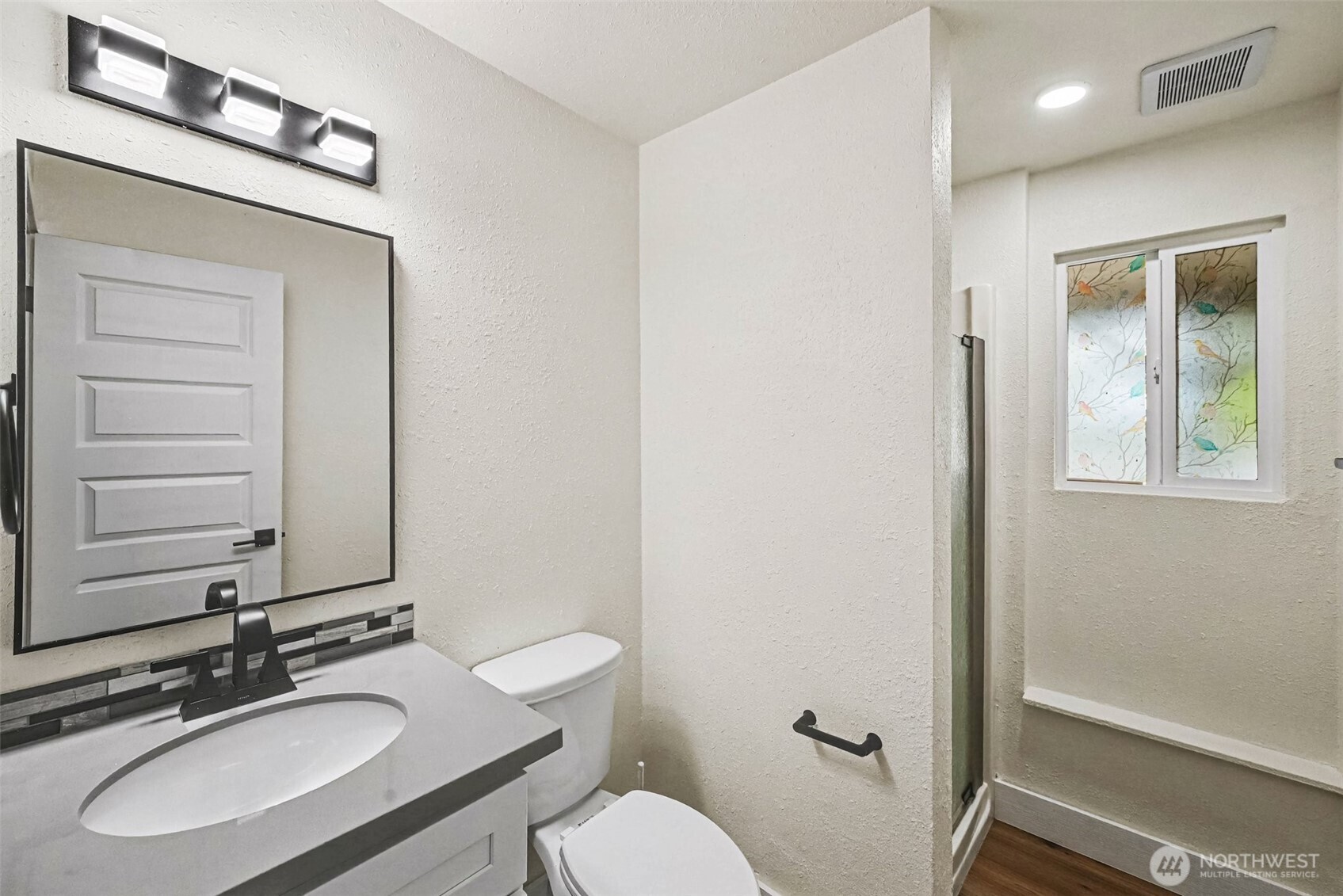 19643 Talbot Road Property Photo 24