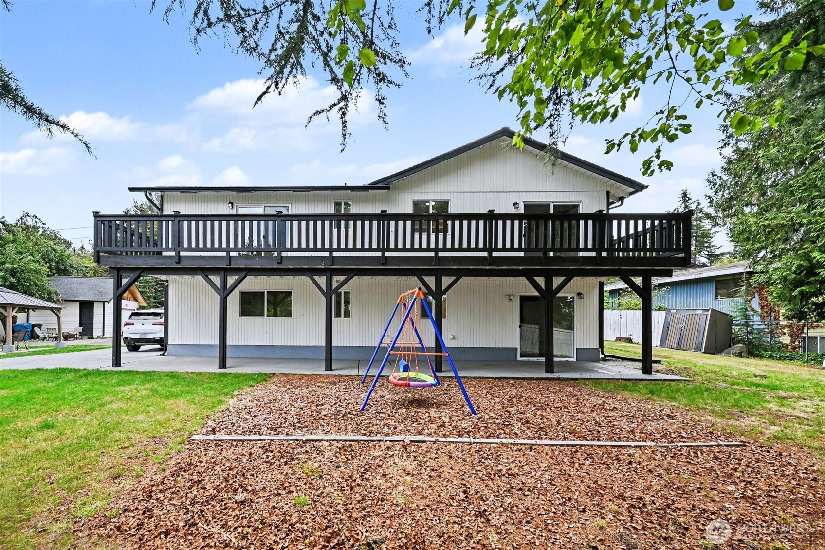 19643 Talbot Road Property Photo 34