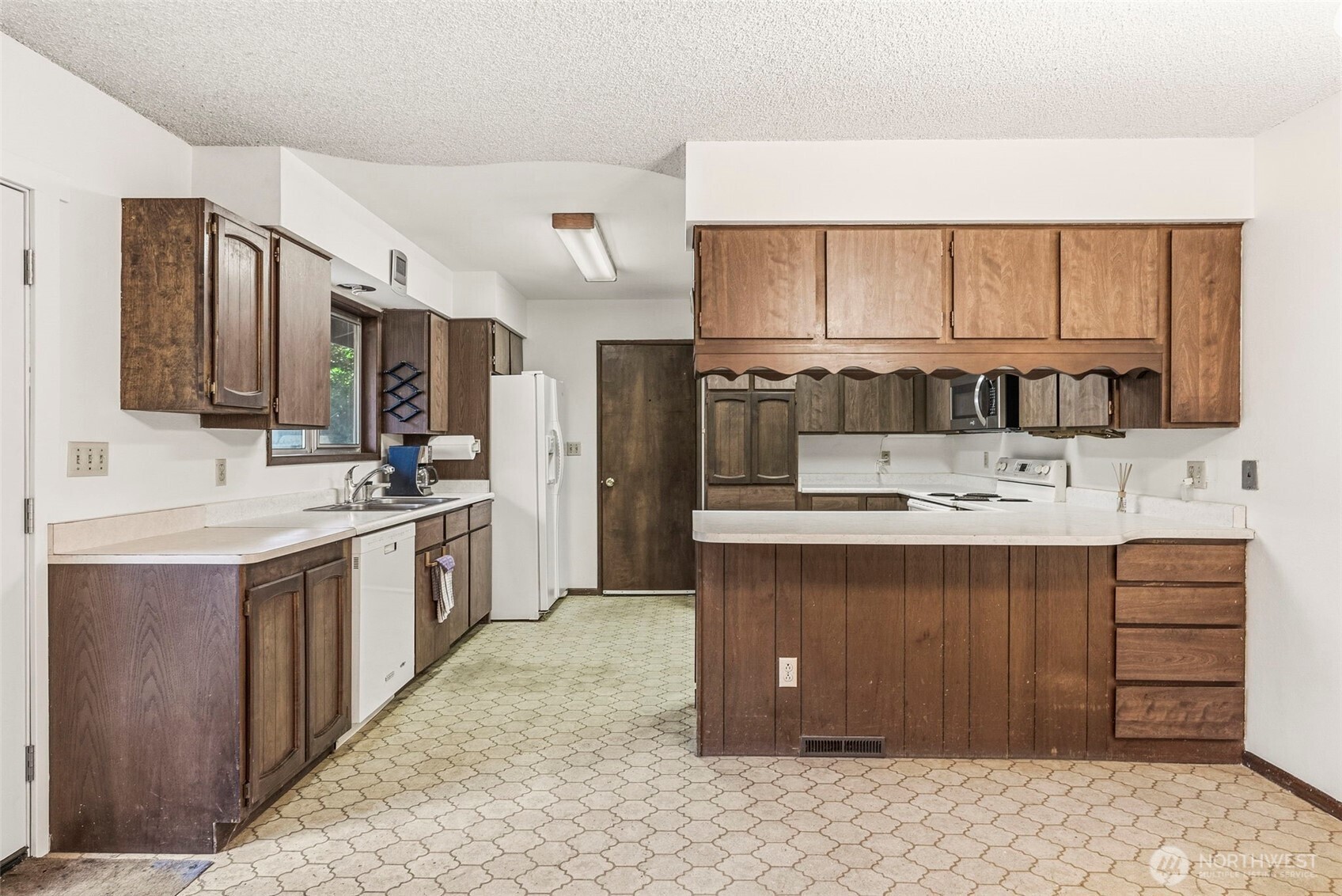 302 Cowlitz Drive Property Photo 4