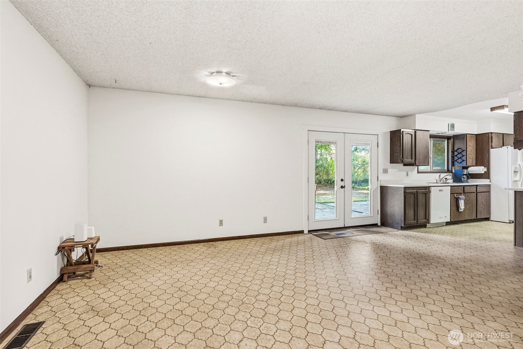 302 Cowlitz Drive Property Photo 9