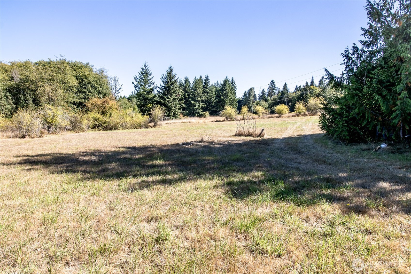 243043 Highway 101 Property Photo 7