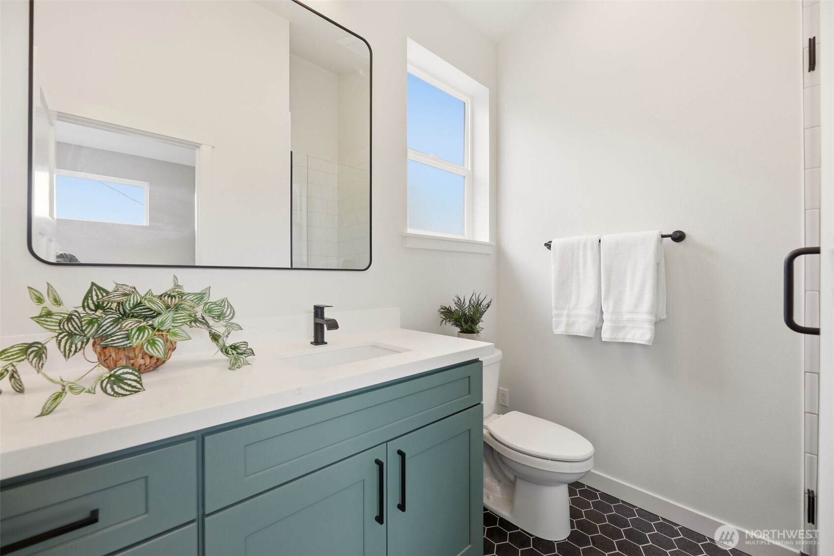2018 Oakes Avenue C Property Photo 9