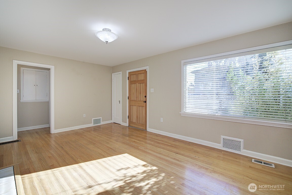 1210 Ne 95th Street Property Photo 6