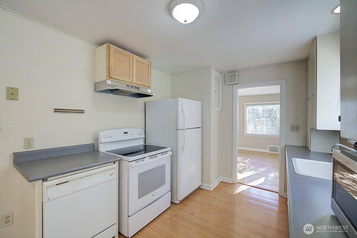 1210 Ne 95th Street Property Photo 8