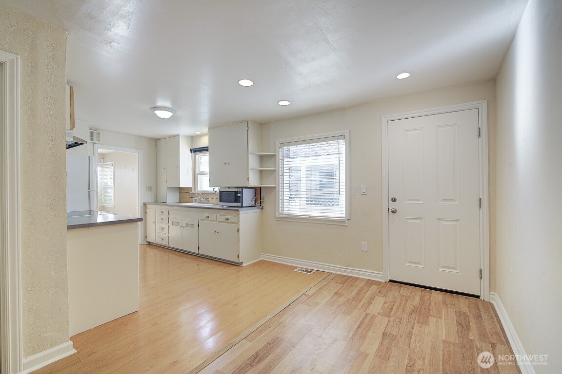 1210 Ne 95th Street Property Photo 11