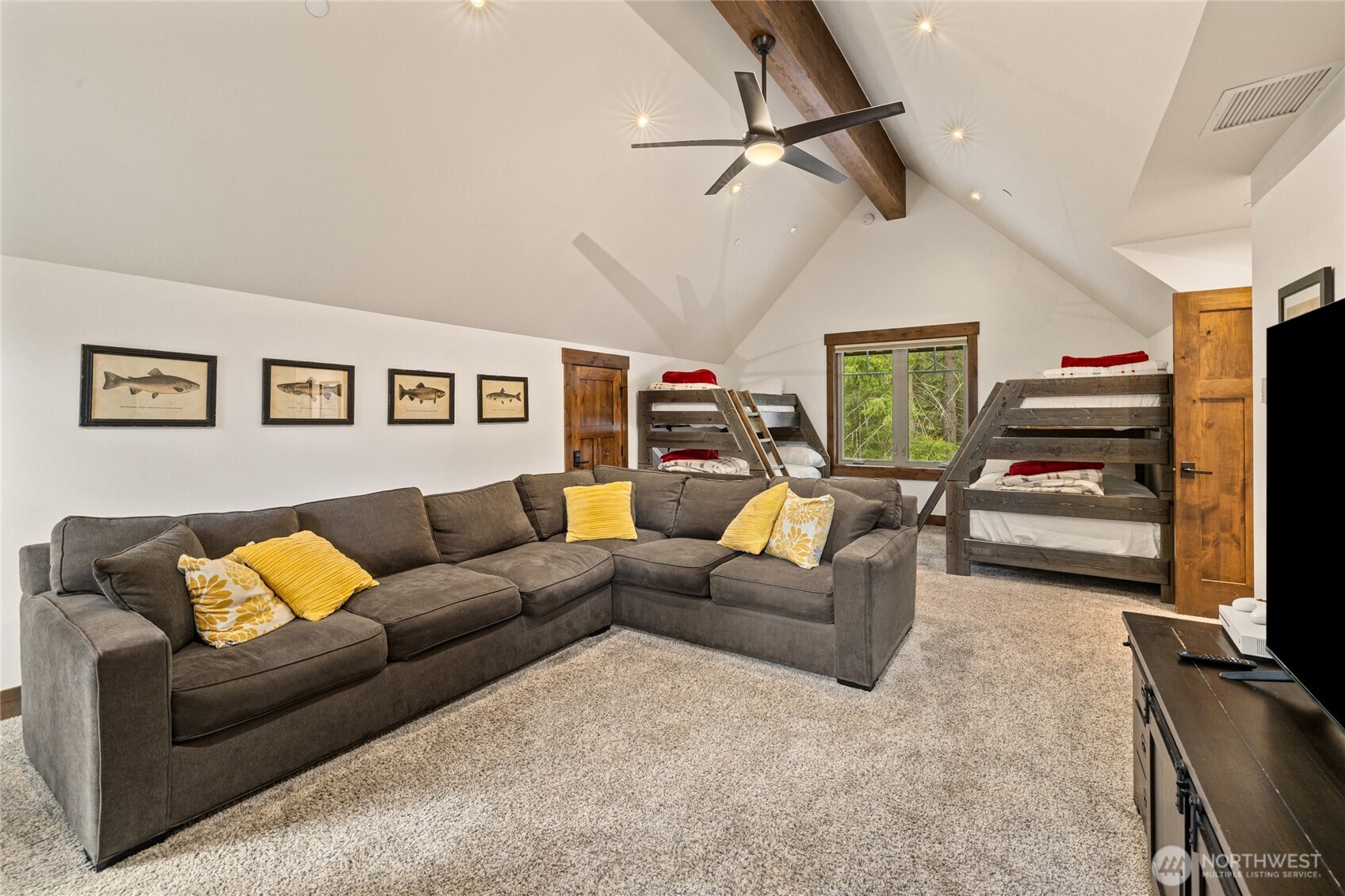 1380 Larkspur Loop Property Photo 32