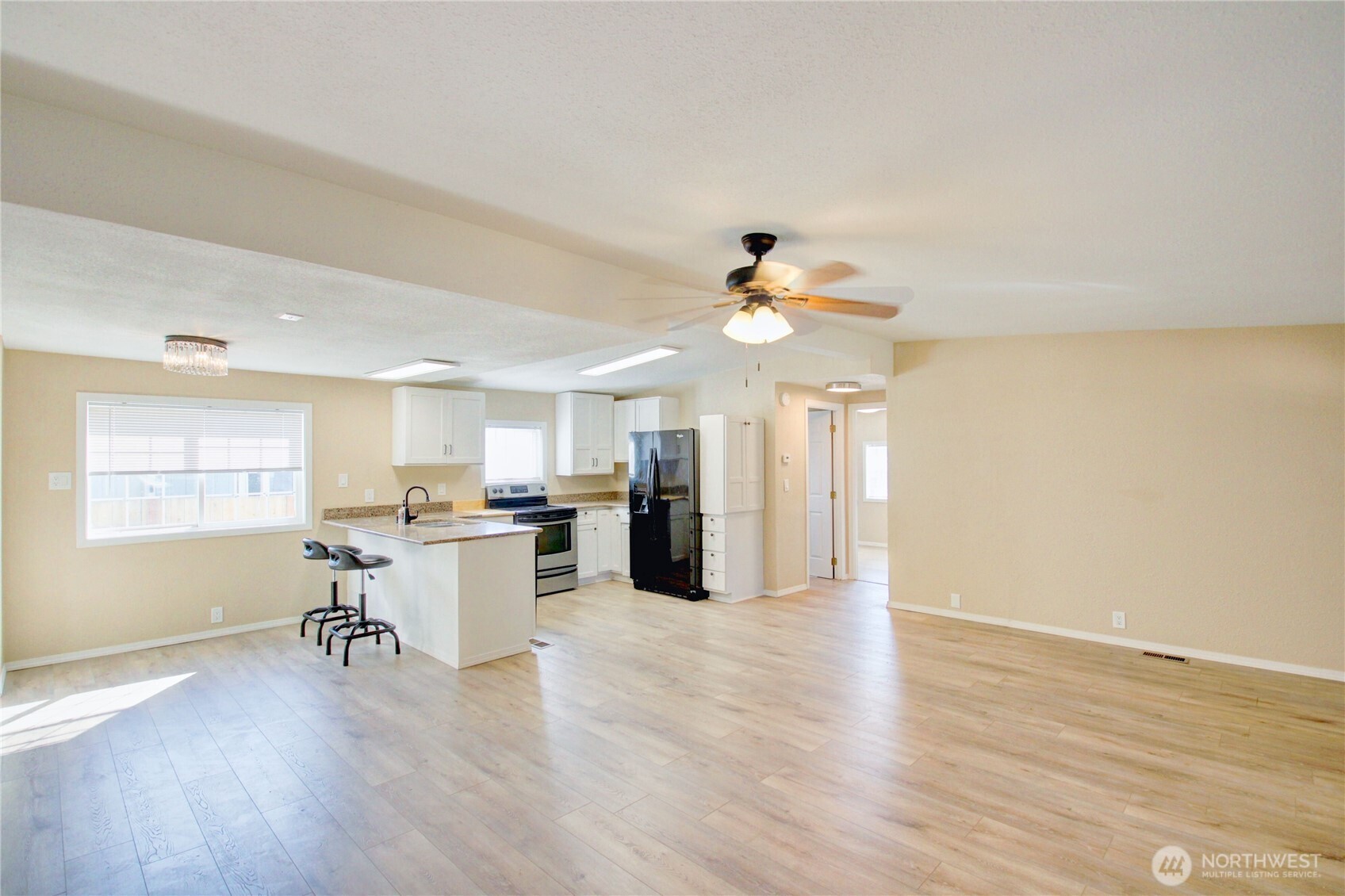 700 N Reed Street 6 Property Photo 6