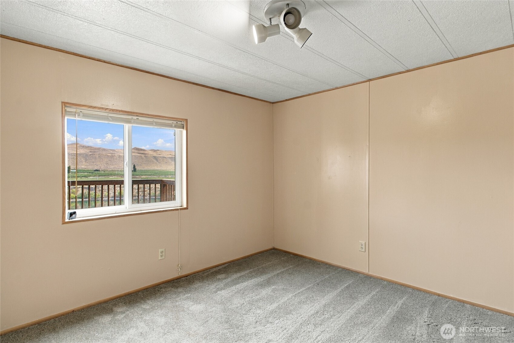 384 Sr 173 Property Photo 25