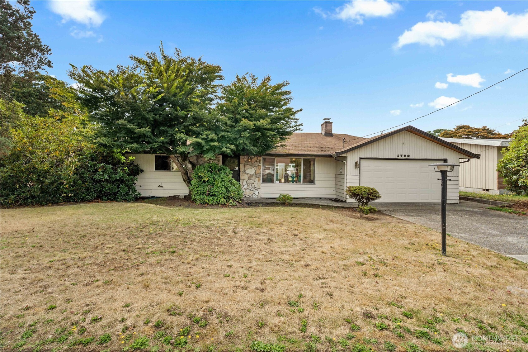 1702 4th Street Property Photo 2