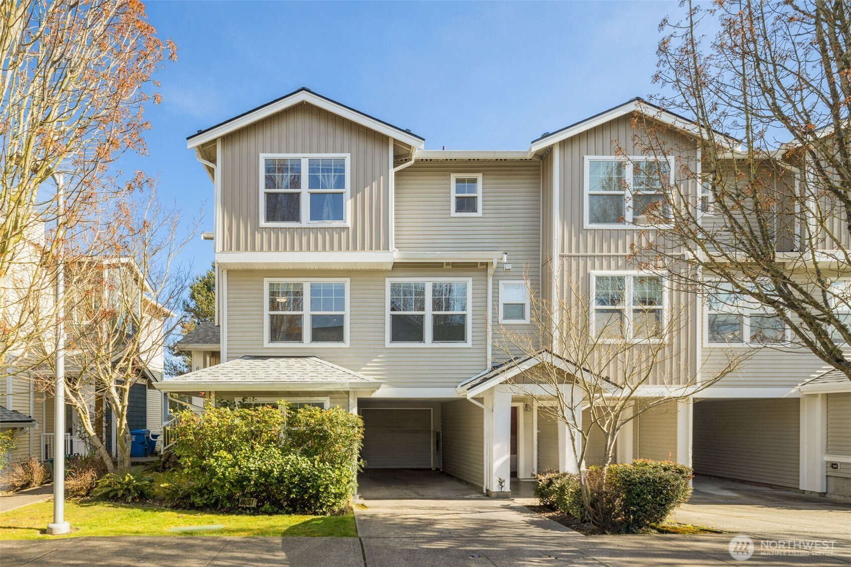 6895 Holly Park Drive Property Photo 1