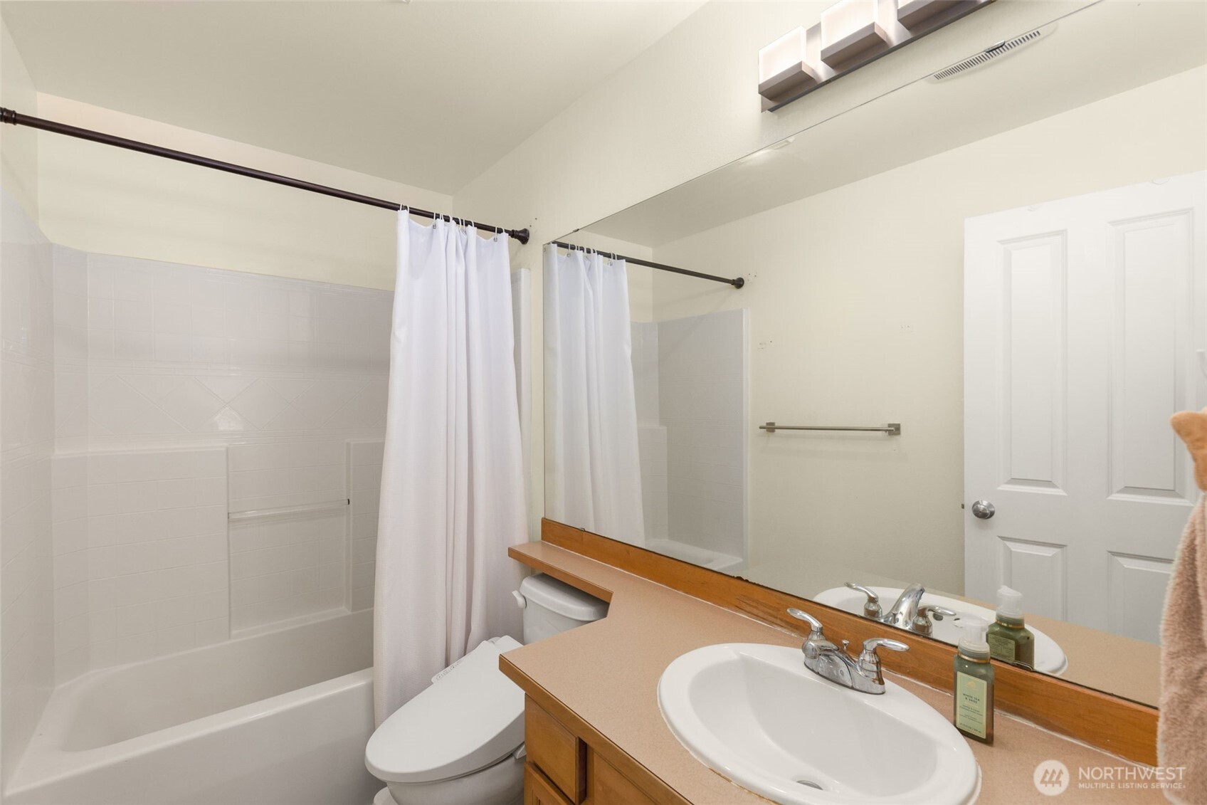 6895 Holly Park Drive Property Photo 21