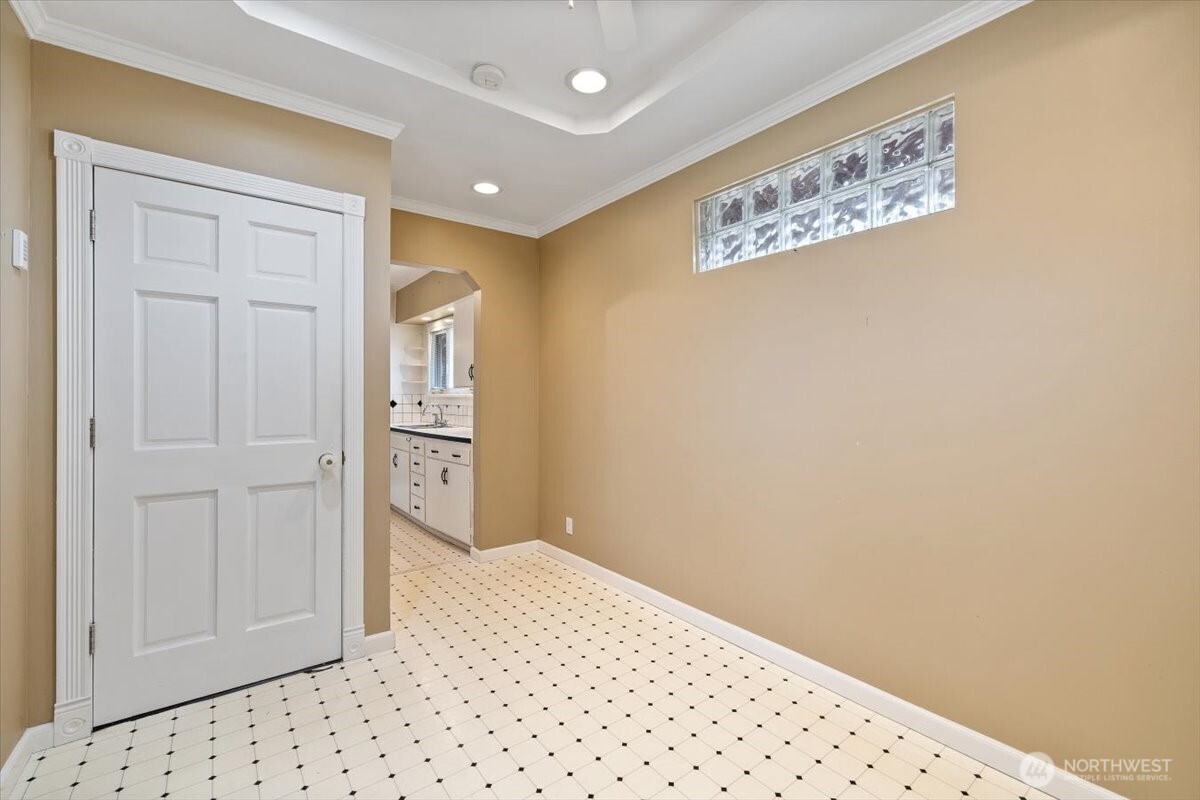 2020 Lombard Avenue Property Photo 12