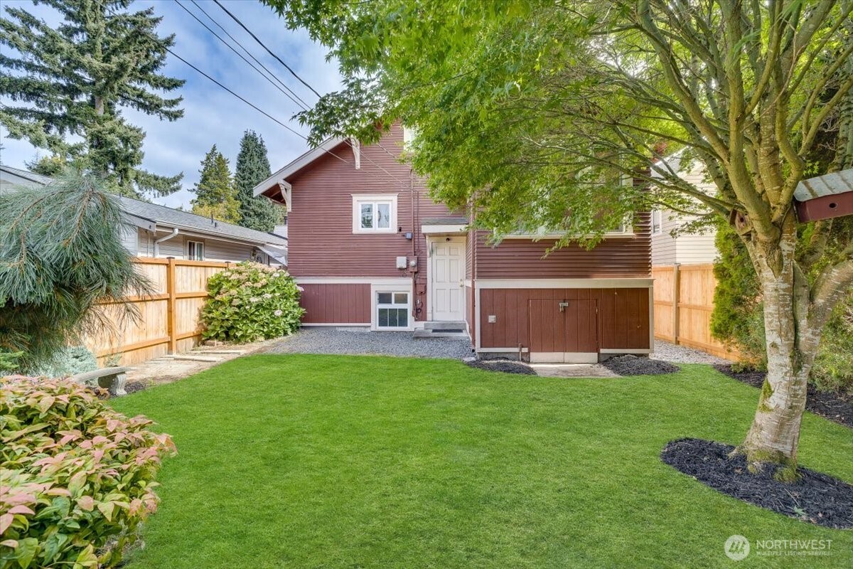 2020 Lombard Avenue Property Photo 14
