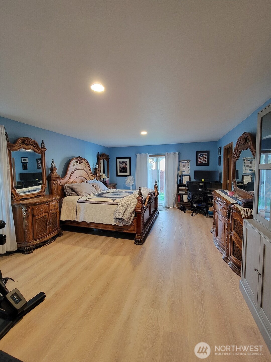 2425 177th Street Ct Property Photo 6