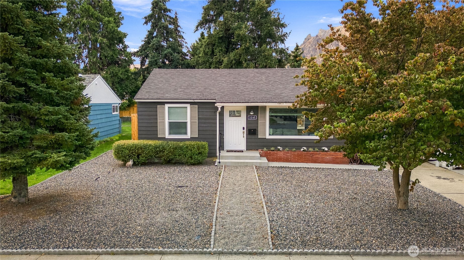 1235 Columbine Street Property Photo 2