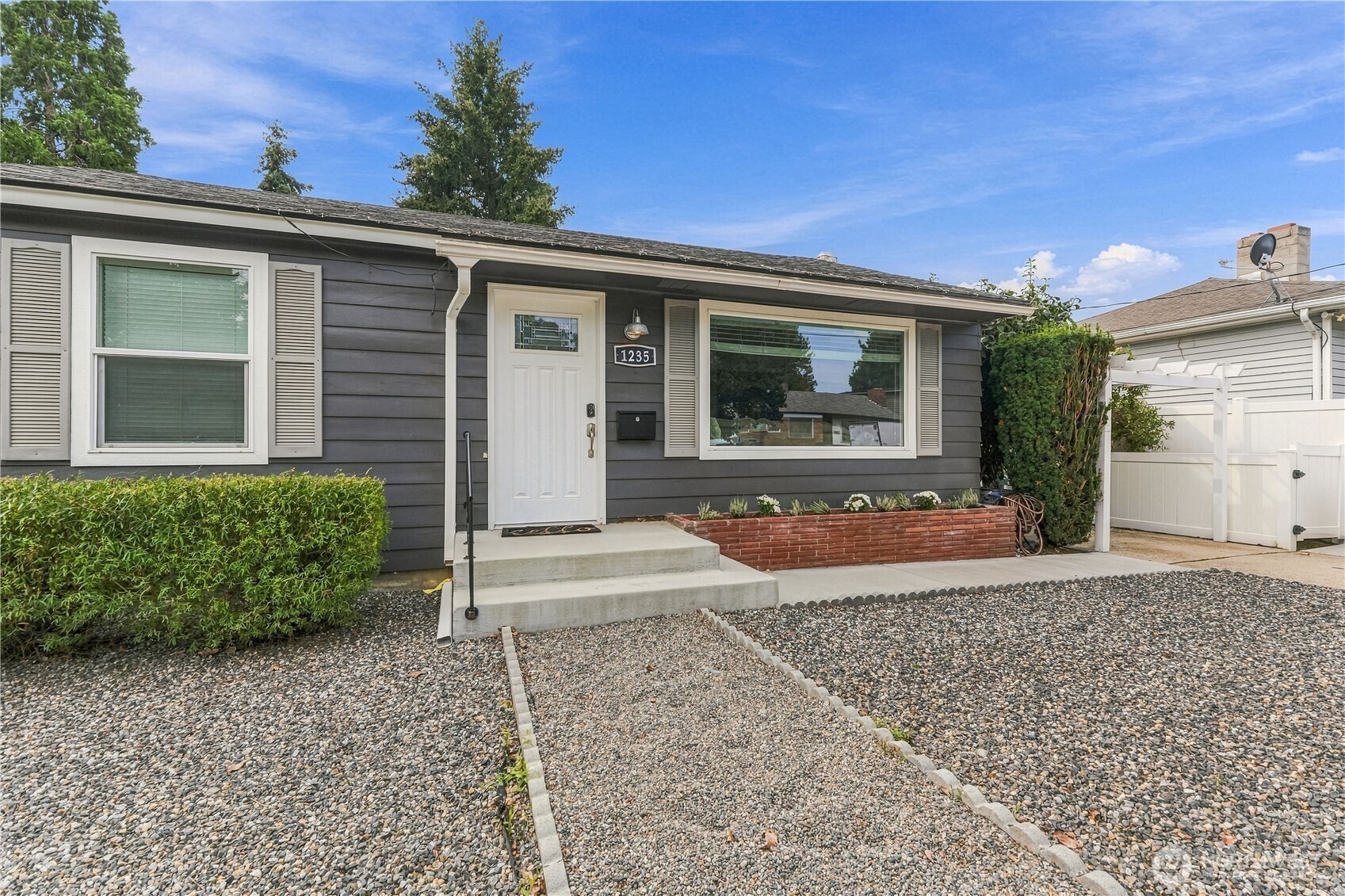 1235 Columbine Street Property Photo 4