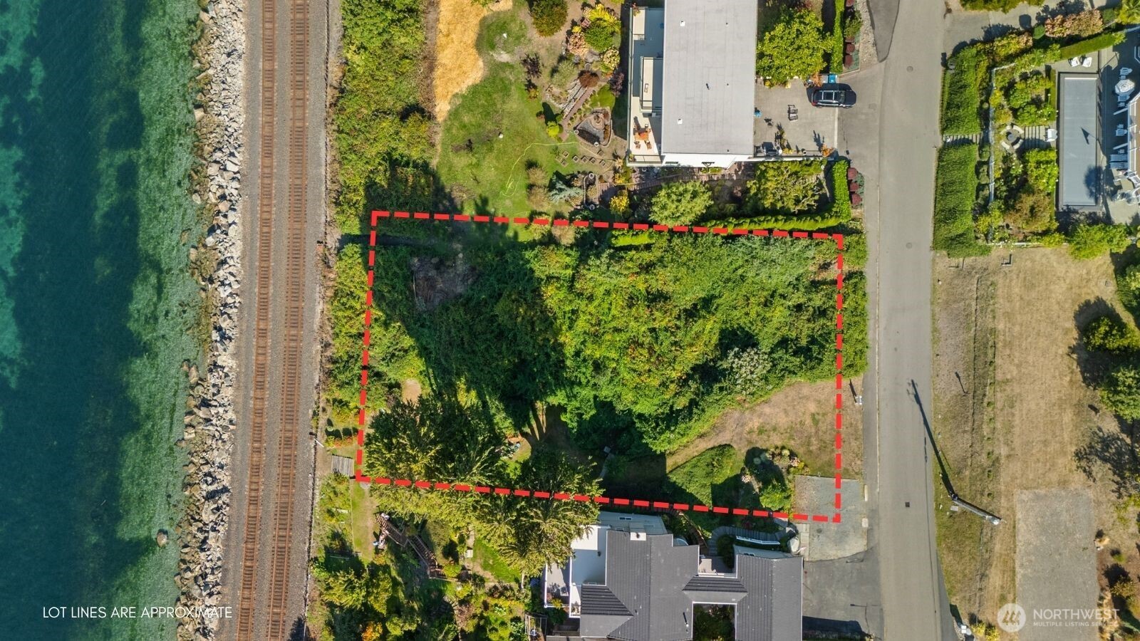15700 75th Place Property Photo 3