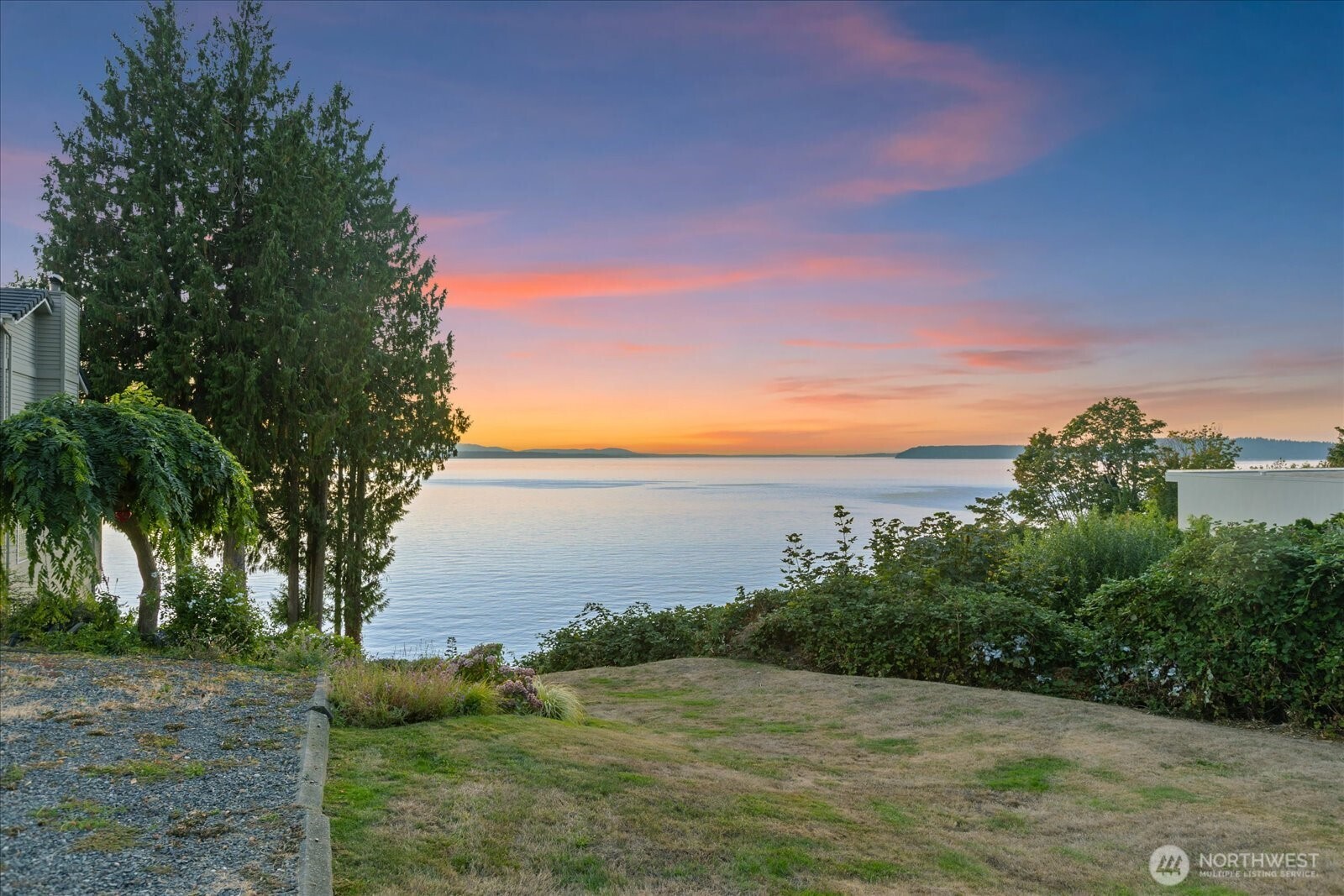 15700 75th Place Property Photo 9